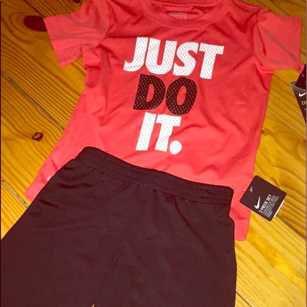 BOYS NIKE BUNDLE